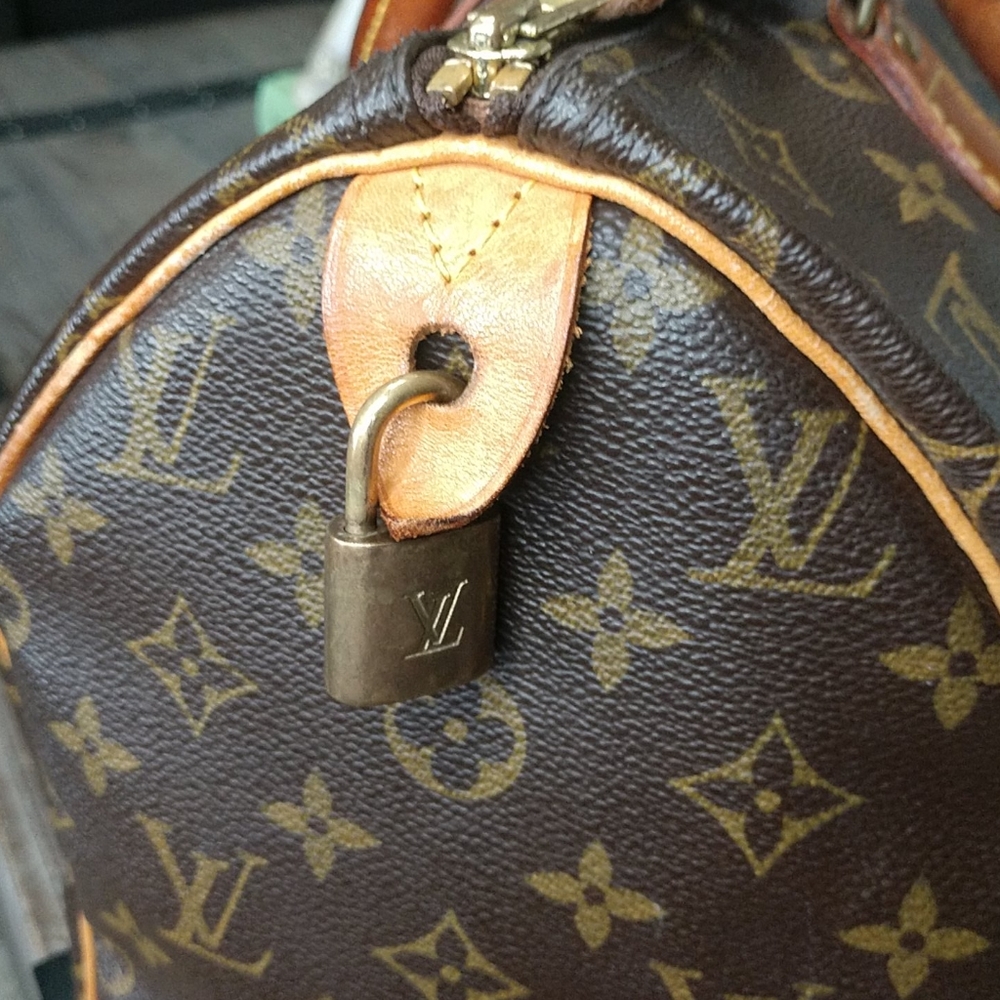 LOUIS VUITTON SPEEDY 30 *AUTHENTIC* - Picture 5 of 17